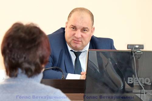 vetkovski_raion_kozel-1-2 На вопросы ветковчан по телефону и в ходе личного приёма граждан ответил первый заместитель председателя Гомельского облисполкома Дмитрий Козел