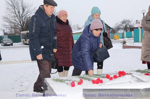 vetkovski_raion_veterany-1-5 Актив Гомельского городского Совета ветеранов возложил цветы к братской могиле советских воинов