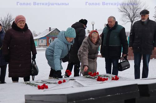 vetkovski_raion_veterany-1-7 Актив Гомельского городского Совета ветеранов возложил цветы к братской могиле советских воинов