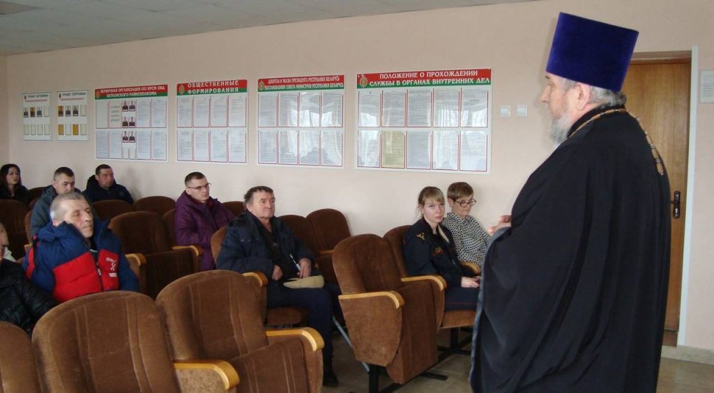 2-1-1024x564 Священник принял участие в республиканской профилактической акции «Дом без насилия»