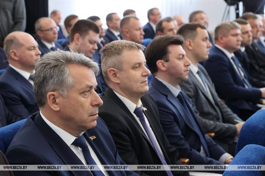 5c8ecd04-d537-4bd3-b1b3-13172f0ce72a Президент Беларуси проводит в Ветке совещание с активом Гомельской области (будет дополнено)