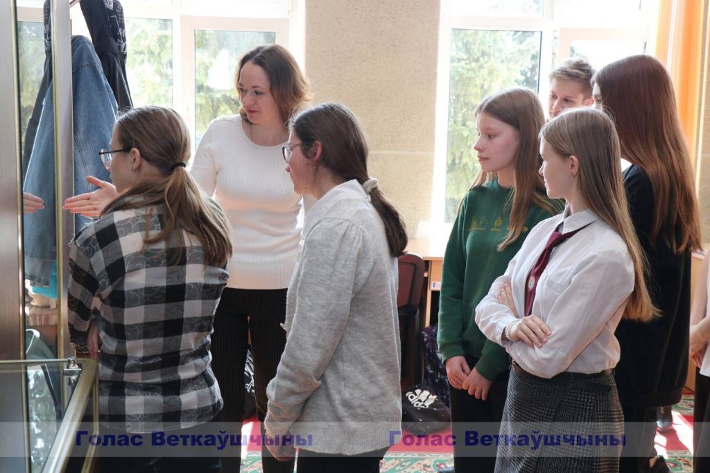 vetkovski_raion_uzniki-1-9-1024x682 Ветковские школьники посетили экспозицию посвящённую геноциду Ветковщины в годы ВОВ