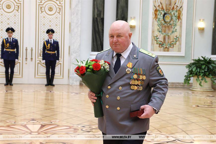 000019_f78a79c6683eebe4432589a6002b1a3d_349480 Лукашенко в преддверии Дня Победы вручил государственные награды