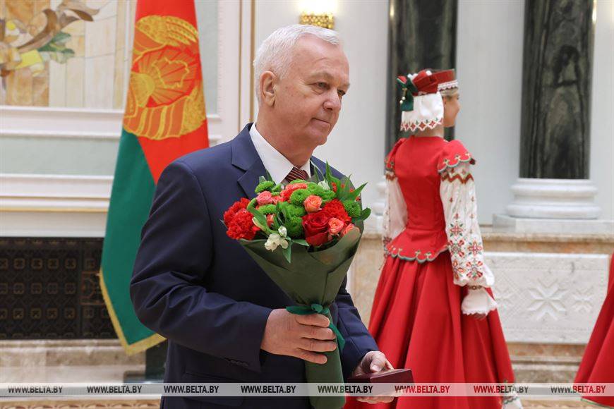 000019_f78a79c6683eebe4432589a6002b1a3d_632487 Лукашенко в преддверии Дня Победы вручил государственные награды