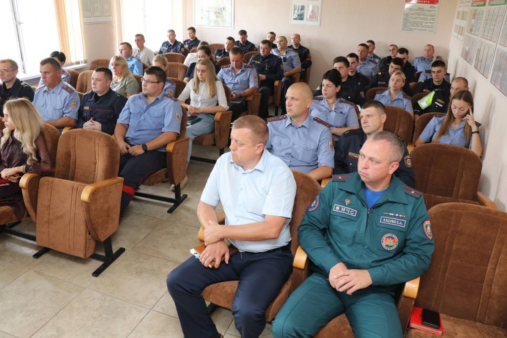 x_h4clbjkug-1024x683 В Ветковском РОВД прошёл единый день информирования