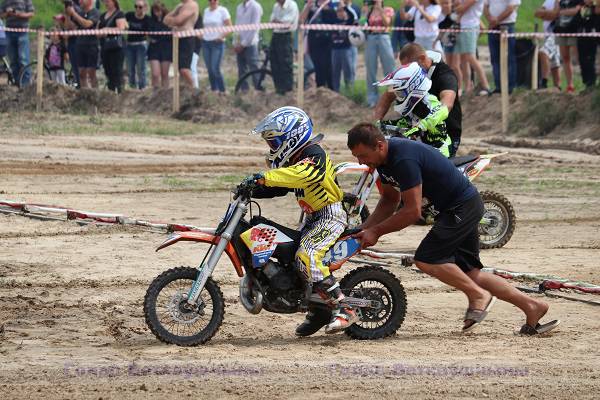 vetka_vetkovskij_raion_motokross_2023-1-7 Позади — крутой поворот