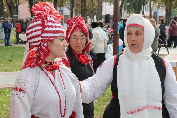 img_1433 Народного мастера Беларуси Людмилу Ковалёву наградили грамотой Министерства культуры