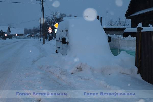 img_8157 Брошенные машины мешают чистить дороги