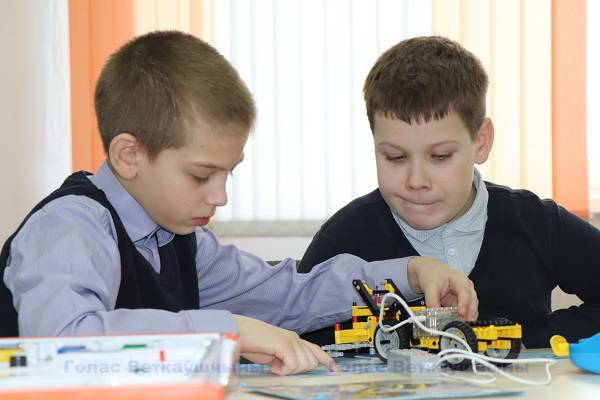 vetka_vetkovskij_rajon_robot-1-5 Гимназисты изучают робототехнику