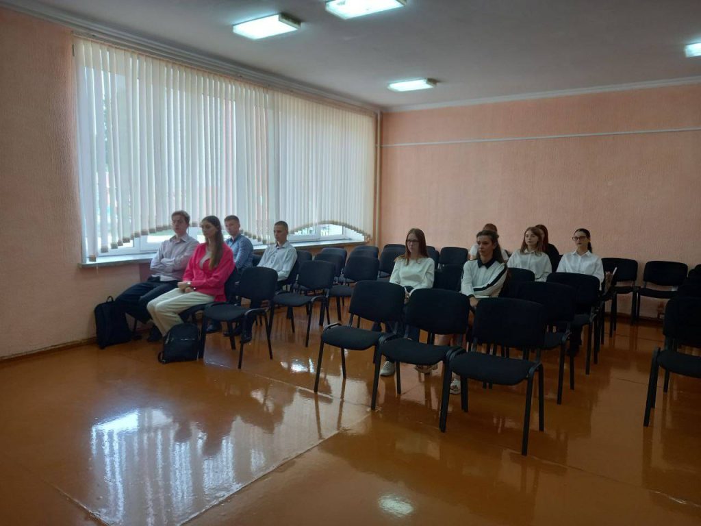 izobrazhenie_viber_2024-09-04_10-59-57-870-1024x768 Разговор о важном с молодыми педагогами