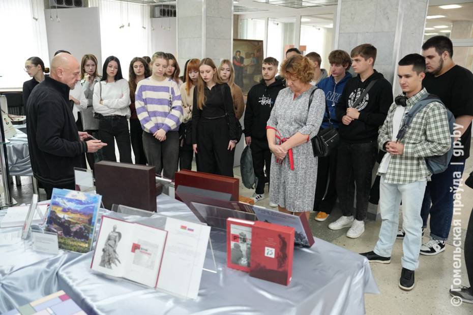 sh5nx7j0v5dfnv3ukl9r0yb1xnmv5x0h В ГГУ имени Ф. Скорины открылась выставка «Книги в дар Президенту»