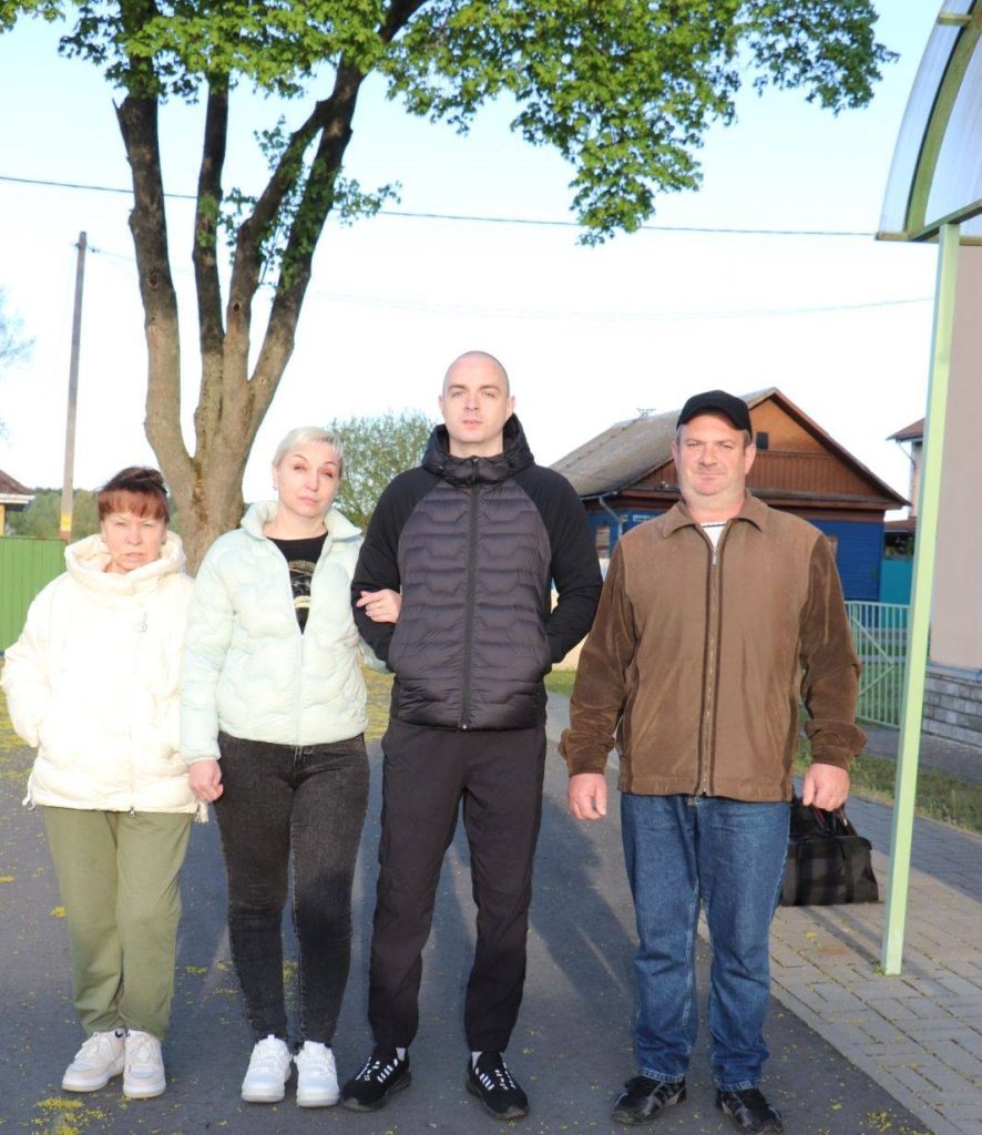 493014555_1253636193431928_3409732814928255931_n-886x1024 Отправка призывников на срочную военную службу состоялась в Ветке