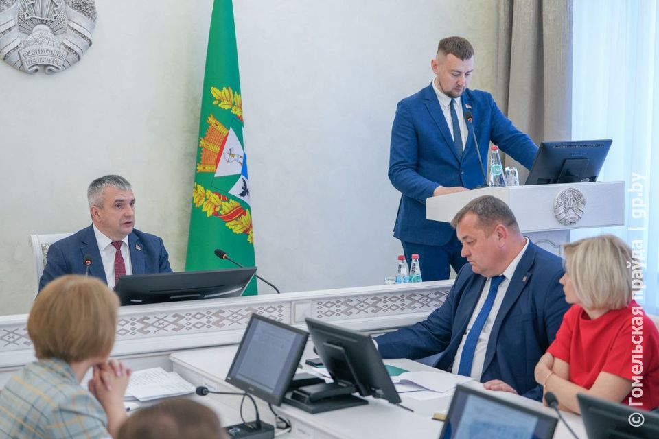 8uco87y2z3o6cvn23r9gy7zjkvwevmnt На аппаратном совещании облисполкома обсудили вопросы благоустройства, готовности сельхозтехники, использования стабфондов