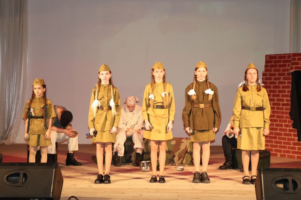 hj7vzixbr7q-1-1024x682 Состоялся премьерный показ музыкально-телевизионной постановки «Дети войны»