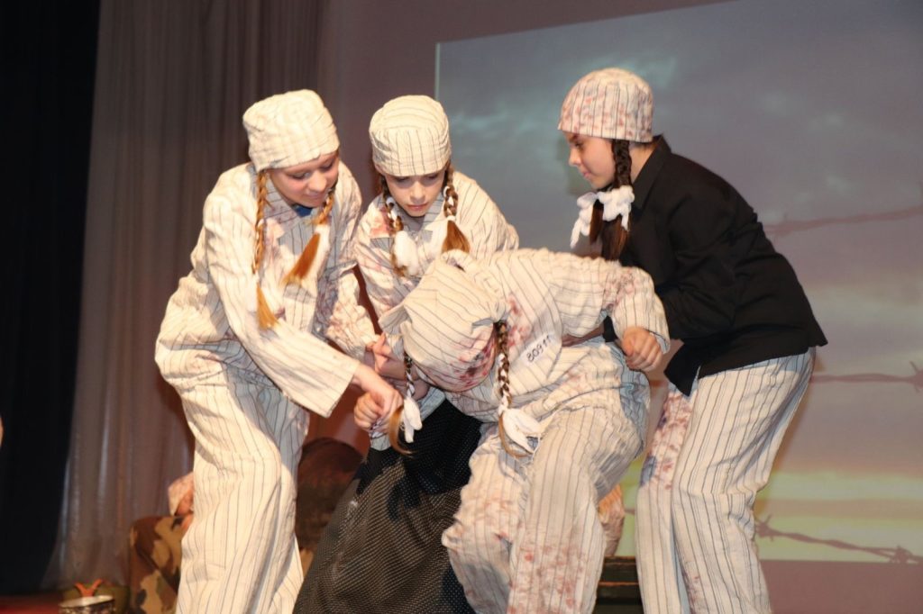 yzy06-ycqyw-1024x682 Состоялся премьерный показ музыкально-телевизионной постановки «Дети войны»