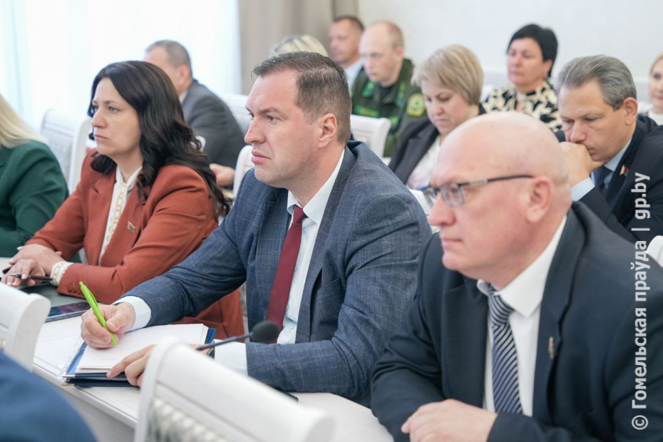 2riwqxgsif43s6d2sry682zxt656nutm На аппаратном совещании облисполкома обсудили порядок весенние полевых работ и вопросы благоустройства