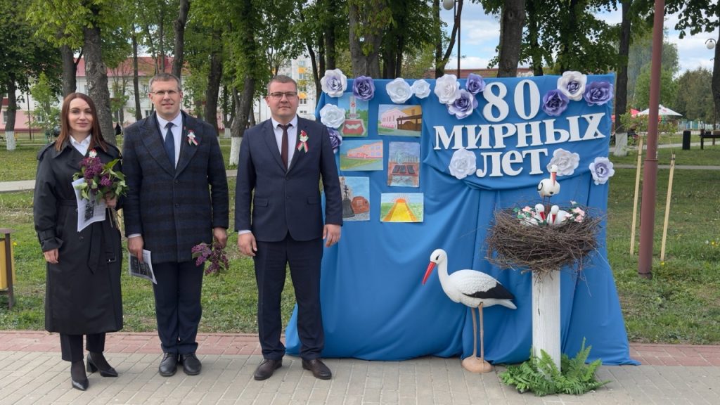 6-gcor5ufkg-1024x576 Праздничная атмосфера царит на городской площади Ветки