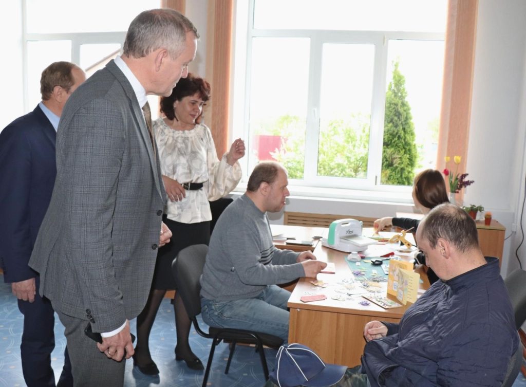 FX5t1Oa9ZB8-1024x753 Депутаты Гомельского областного Совета депутатов изучили особенности проживания в Ветковском районе