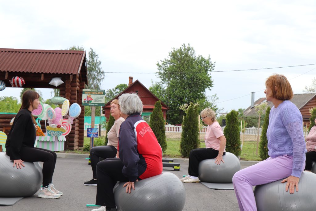 IMG_0690-1024x683 Состоялась двенадцатая очередная выездная сессия Ветковского районного Совета депутатов