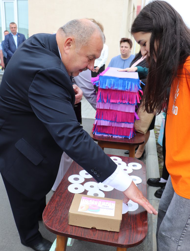 IMG_0698-776x1024 Состоялась двенадцатая очередная выездная сессия Ветковского районного Совета депутатов