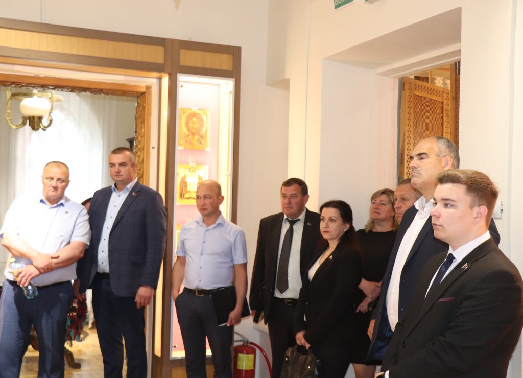 IMG_0729-1024x740 Состоялась двенадцатая очередная выездная сессия Ветковского районного Совета депутатов