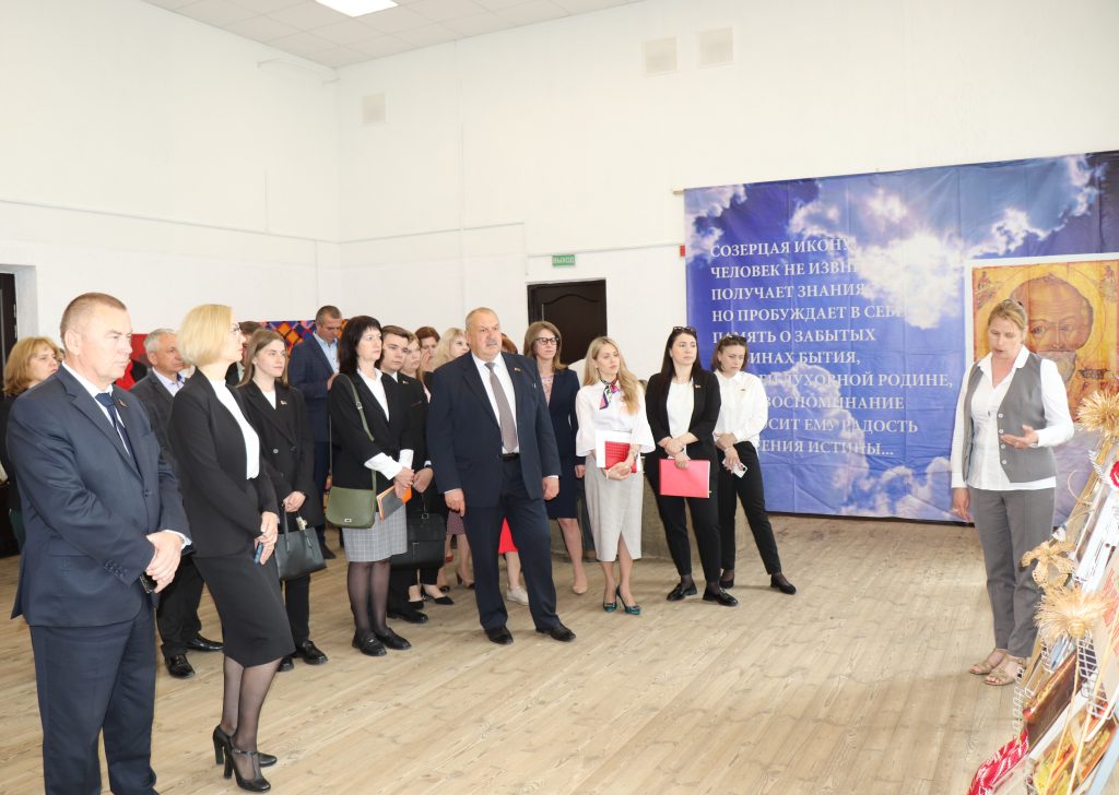 IMG_0770-1024x728 Состоялась двенадцатая очередная выездная сессия Ветковского районного Совета депутатов