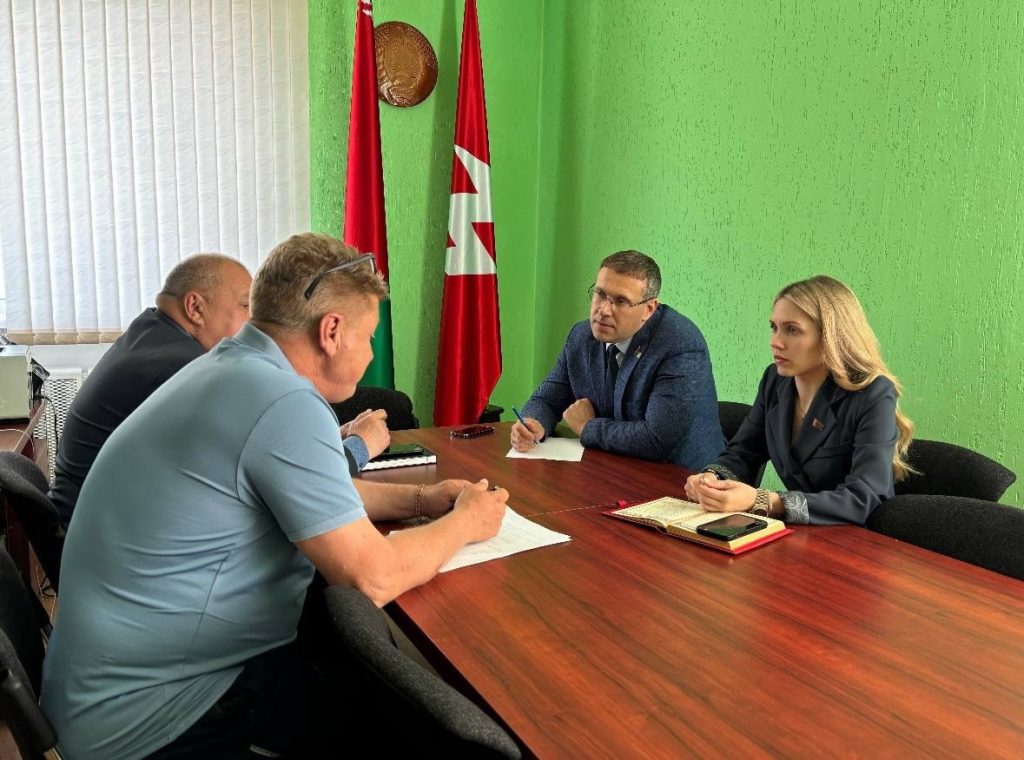 M3S5A70J2R8-1024x760 Депутат Палаты представителей Национального собрания Республики Беларусь Руслан Вегера работал в Ветковском районе