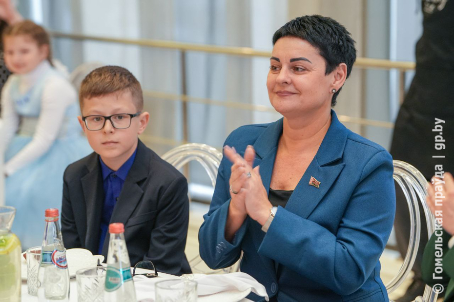 fybc6qa8x0ob96jy3ztzncw77niot1r8 Губернатор Иван Крупко вручил орден Матери жительницам Гомельщины