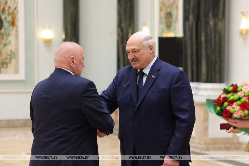 gor_4797_result Александр Лукашенко в преддверии священной даты - 80-летия Победы - вручил государственные награды