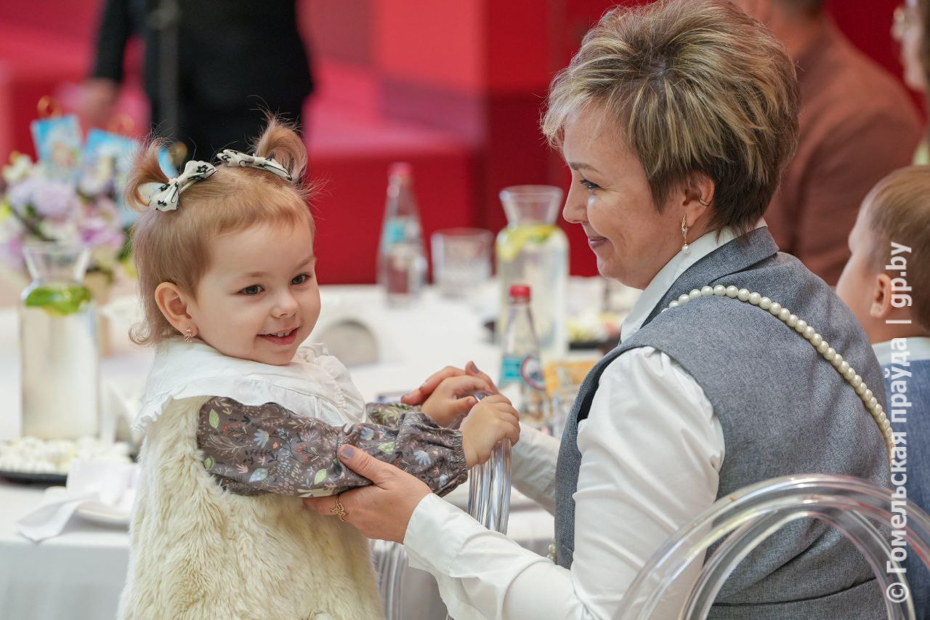 kxbfuiz5e7p0a028eayr2pr2c16rkhdb Губернатор Иван Крупко вручил орден Матери жительницам Гомельщины