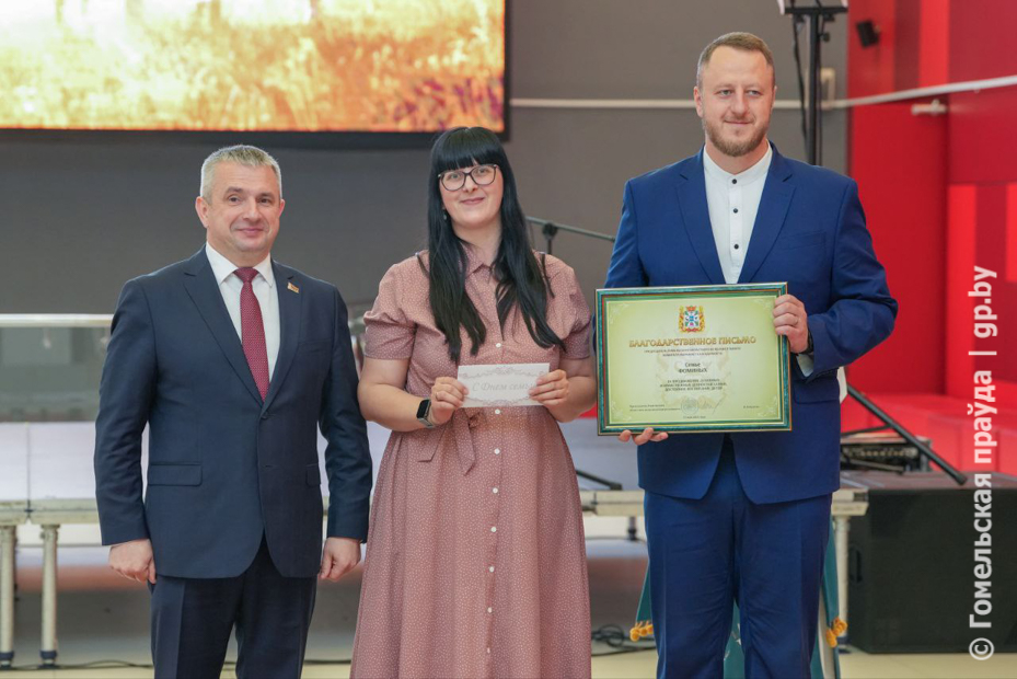 w0soumuqntc809j60qwt88svcn4tp87w Губернатор Иван Крупко вручил орден Матери жительницам Гомельщины