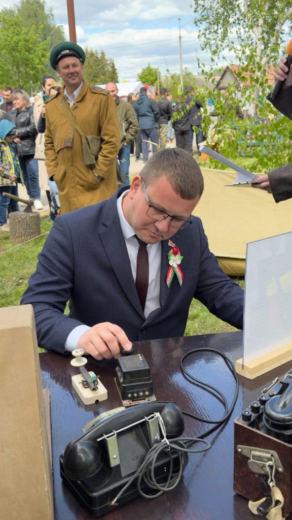 x7k83rubtny-576x1024 Праздничная атмосфера царит на городской площади Ветки