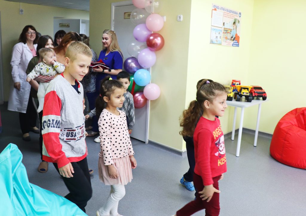 1-3-1024x722 В детском отделении Ветковской райбольницы открылась новая игровая комната