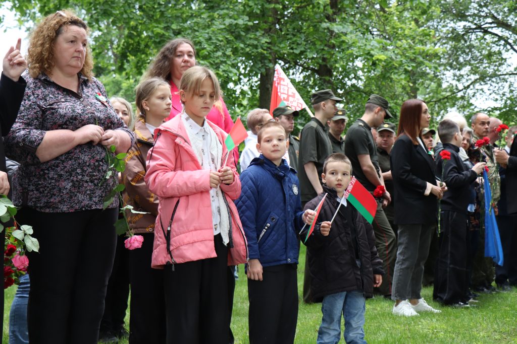 IMG_2083-1024x683 Митинг-реквием "Память сердца" прошёл в д.Хальч