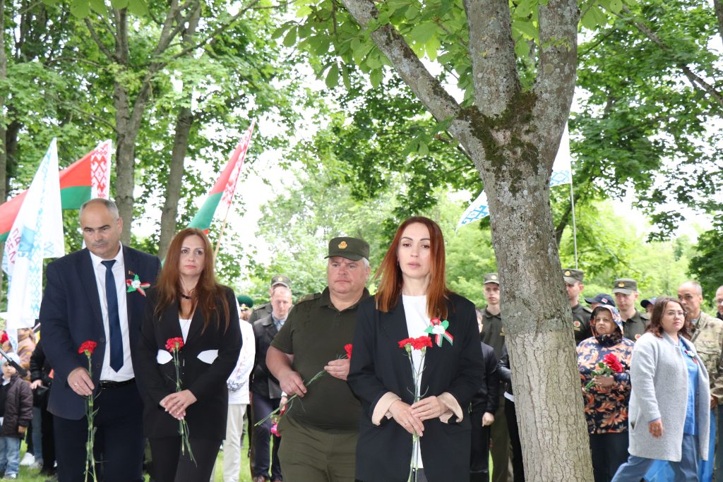 IMG_2110-1024x683 Митинг-реквием "Память сердца" прошёл в д.Хальч