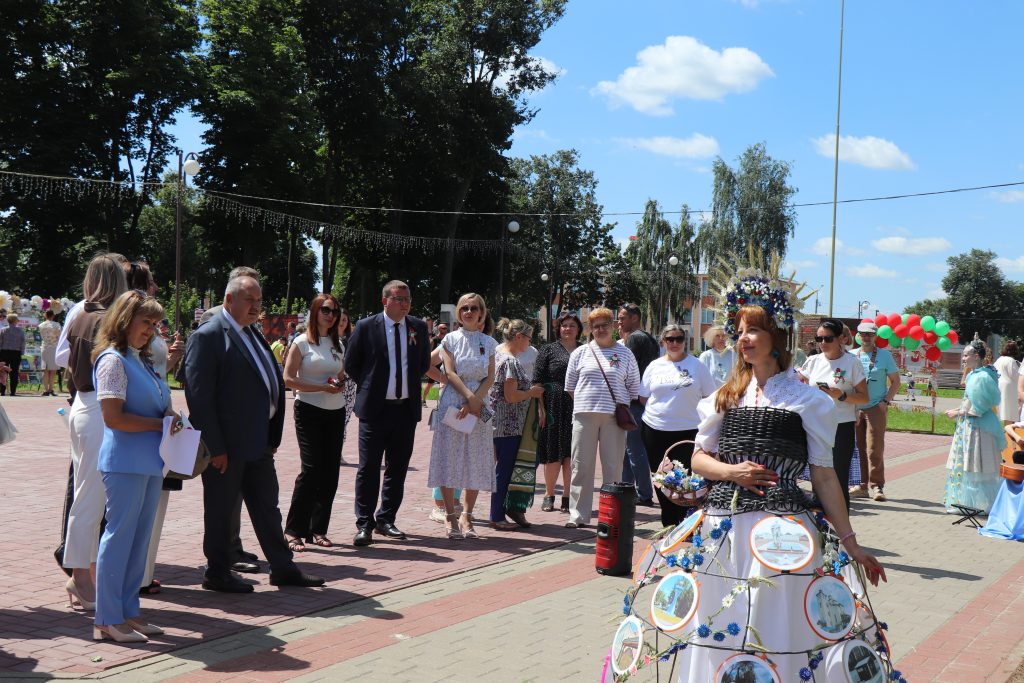 IMG_2839-1024x683 День Независимости в Ветке: эмоции, радость и единство поколений