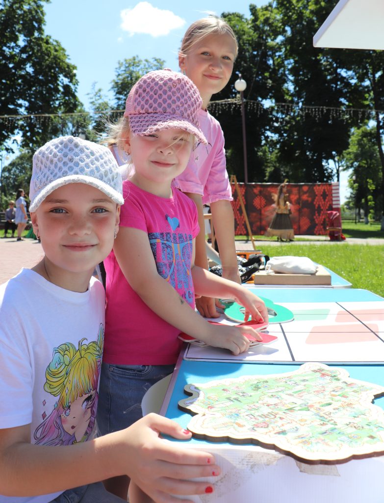 IMG_2861-783x1024 День Независимости в Ветке: эмоции, радость и единство поколений