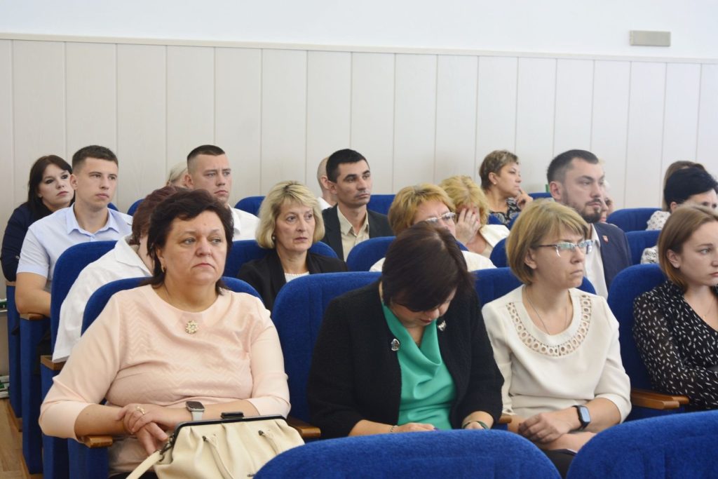 BdJ-_FaKz86-rFJMrwHLl3uskw44-YHw9tESJ43Gd7YbS1VTsqyIyZjV0aFbOQ6J6hgRZN6cPuG1DoVm2zTMku-o-1024x683 Состоялось заседание Ветковского райисполкома