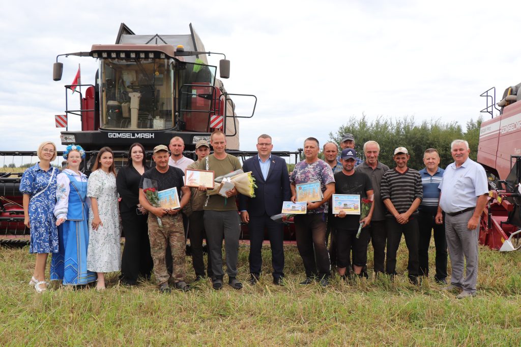 IMG_5430-1024x683 Хлеборобы Ветковщины продолжают покорять тысячные вершины