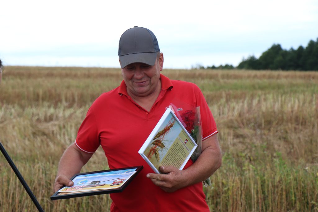 IMG_5457-1024x683 Хлеборобы Ветковщины продолжают покорять тысячные вершины