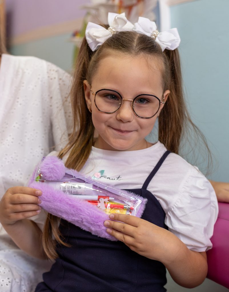 портфель-9-802x1024 На Ветковщине стартовала акция "В школу с "Белой Русью"