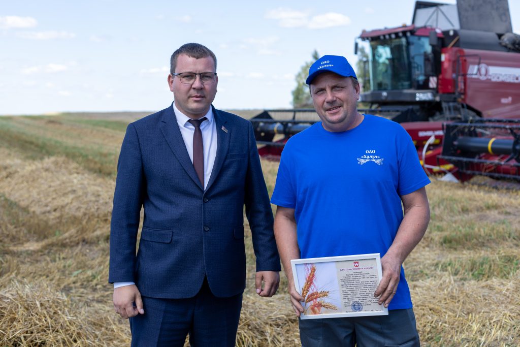 ф1-49-1024x683 В хозяйствах Ветковщины чествовали тружеников уборочной кампании