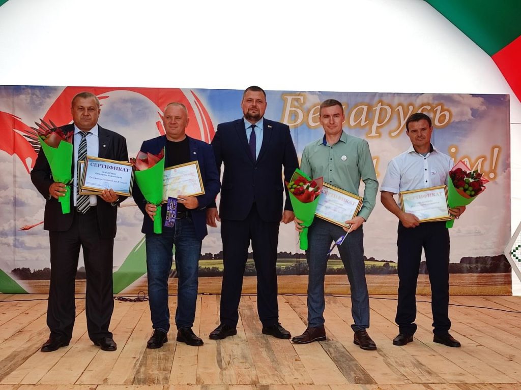 0gubv0y_x46822n_lfttklaym9xh1wdjxkukqt8cxsuqkketf96elbksj9ncymyscwz_y_elk6f7kqugjvlyf0gl-1024x768 В агрогородке Столбун проходит районный праздник тружеников села «Дажынкі-2025»