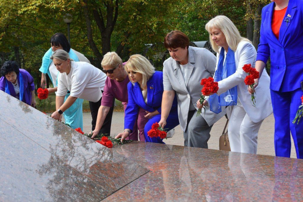 8pk-aApYxj4Lv78hvm3ySggqROMqUDTi2dinmg_wLjP9kyeKm92T2H-k_Z_UmkpryzrG_WveTFmOf_VQmt5l55_f-1024x683 Диалоговая площадка «Патриотизм. Единство. Будущее», посвященная Дню народного единства