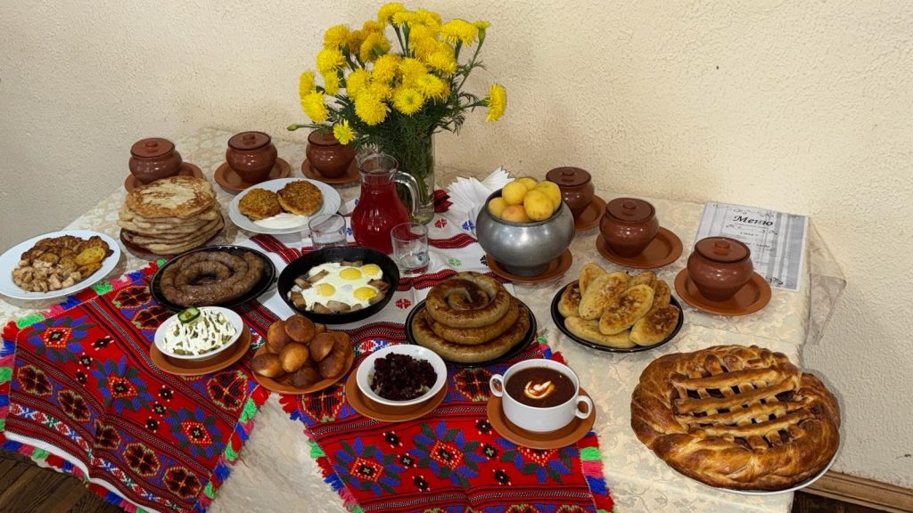 BkLK16KyTvjzBzPJYHBNcszQnp1hJegTUxNgqj3wDQp7mRd4YbF_dK1dKcloWWIyDXYZtmweEtb6E6pJzkzjM0Mm-1024x576 В День народного единства в Ветке можно отведать белорусские национальные блюда