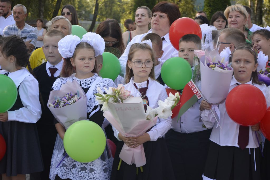 DSC2478-1024x683 В школах Ветковщины сегодня прозвенел первый звонок нового 2025/2026 учебного года