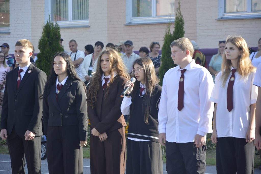 DSC2691-1024x683 В школах Ветковщины сегодня прозвенел первый звонок нового 2025/2026 учебного года