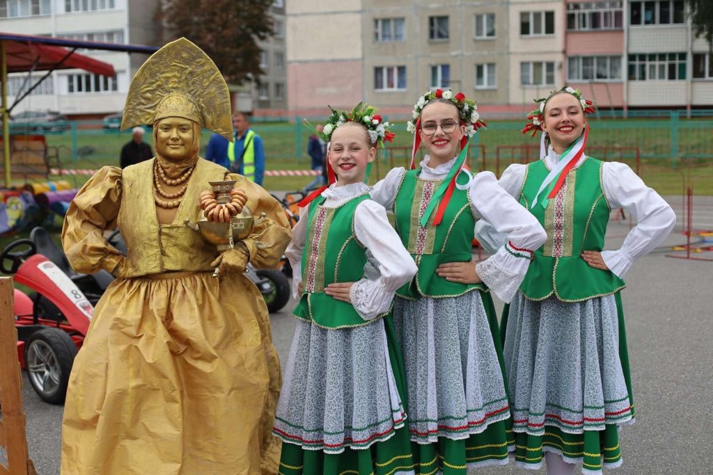 edhehemprusninilylwoqggwayoaabuv1sz5sar5zgvgjdejmqchlof2ptagntmkevaa4idvbuc_u3ctifc3a7w5-1024x683 Ветковчане отмечают День города