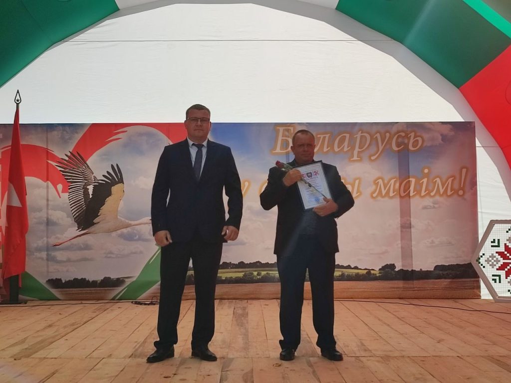 fu-siwyxpkvls5tms6uharkufrojlojmf7yf-rmh7lieinq5tugcqm33asljofrx1zsihxvcmpeln6lquzn-avo_-1024x768 В агрогородке Столбун проходит районный праздник тружеников села «Дажынкі-2025»