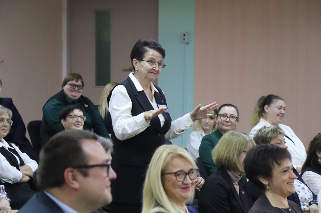 gtmtumurbav3ep24et0djaxve0f8-yniiryjeiphivnzkicbzo_l1gfrbrsoxsfeu28zq7hck-d1gs_cpyzto8vf-1024x682 Заместитель министра образования встретился с педагогической общественностью Ветковщины